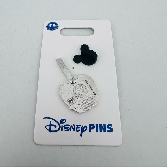 Disney Poison Candy Apple Pin - Picture 2 of 3